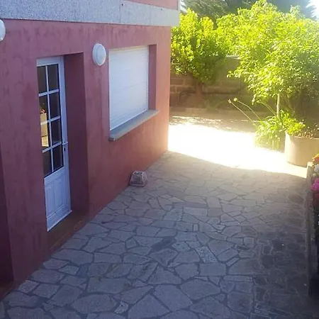 Prázdninový dům House With 3 Bedrooms In Camposancos With Wonderful Mountain View Furnished Garden And Wifi 200 M From The Beach